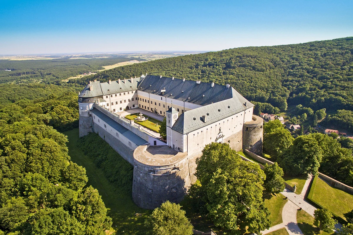 Kleines Rom, Kleine Karpaten und Roter Stein