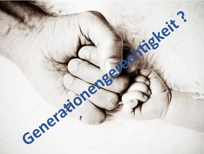 Hand eines Erwachsenen und eines Kindes ineinandergelegt, Schriftzug Generationengerechtigkeit, KAV Veranstaltung
